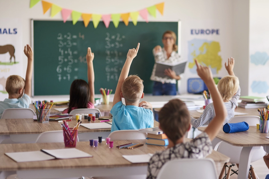 Exercícios de preposições em inglês: pratique com gabarito